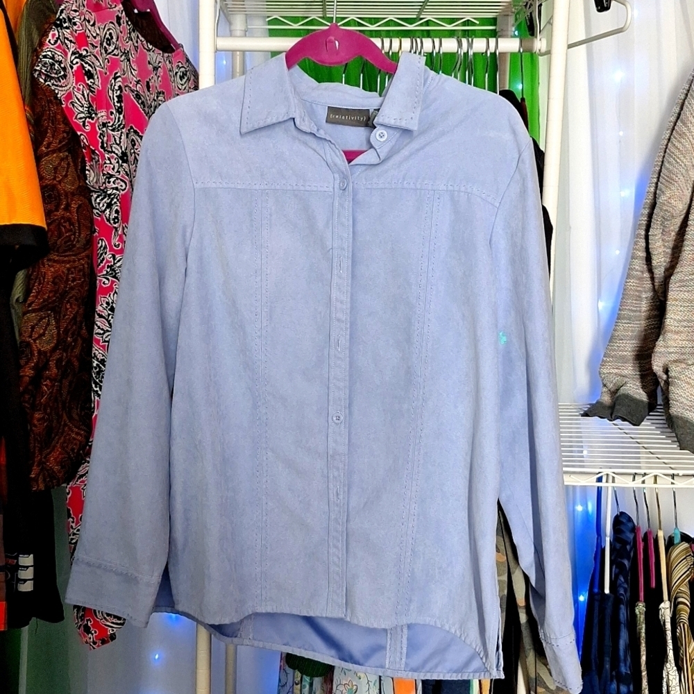 RELATIVELY BLUE BUTTON DOWN TOP SIZE MEDIUM